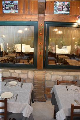 construction coating stones of trani natural wall at the Tartars hotel
